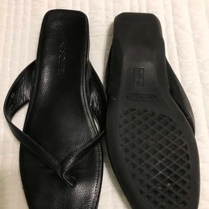 Aerosols leather thong sandals/flip-flops. Sz 7.